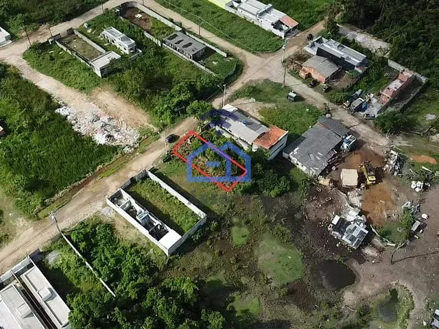 Terreno com 250m², à venda, no bairro Golfinho em Caraguatatuba