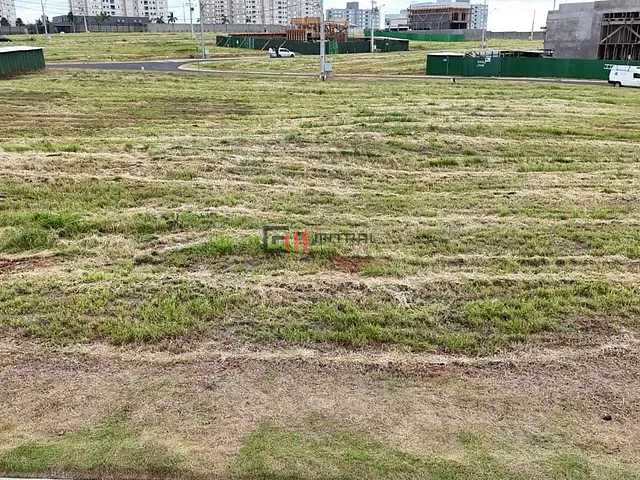 Terreno com 339m², à venda, no bairro Conjunto Habitacional Pindorama em Londrina
