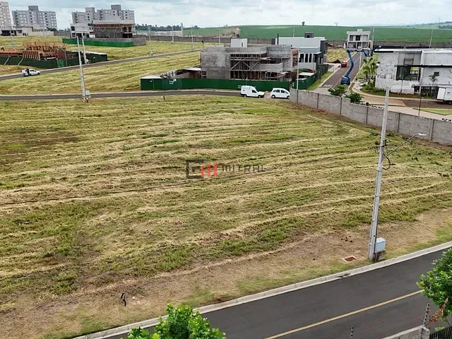 Terreno com 339m², à venda, no bairro Conjunto Habitacional Pindorama em Londrina
