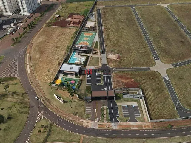 Terreno com 339m², à venda, no bairro Conjunto Habitacional Pindorama em Londrina