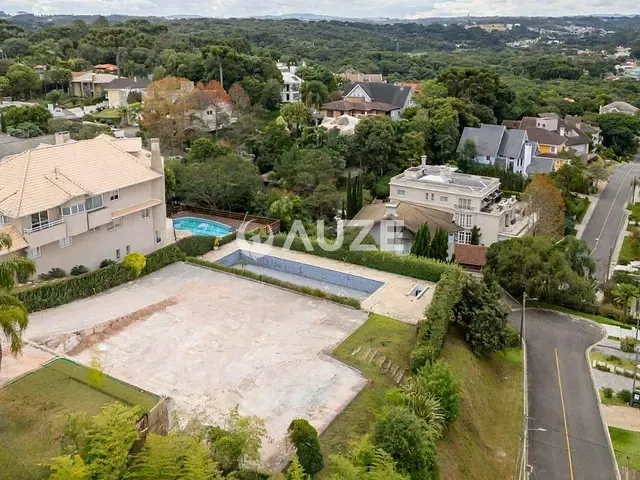 Terreno com 2m², à venda, no bairro São João em Curitiba