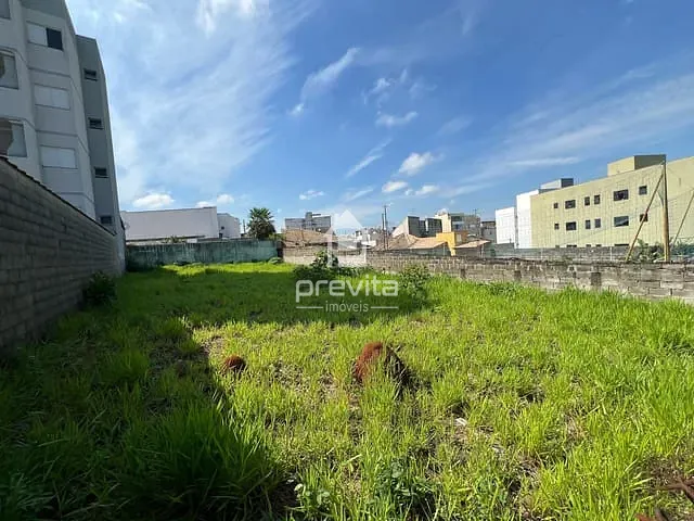 Terreno com 389m², à venda, no bairro Residencial Portal da Mantiqueira em Taubaté