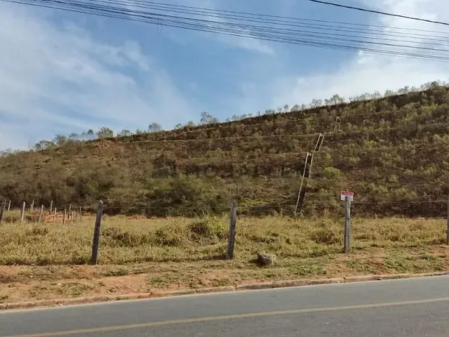 Terreno com 310m², à venda, no bairro Rebourgeon em Itajubá
