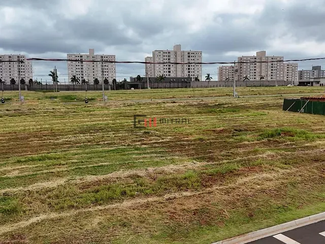 Terreno com 318m², à venda, no bairro Conjunto Habitacional Pindorama em Londrina