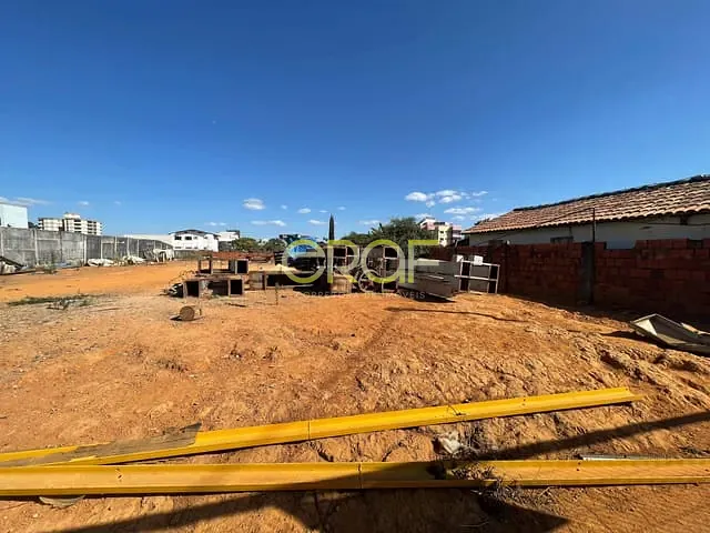 Terreno com 986m², à venda, no bairro Formosinha em Formosa