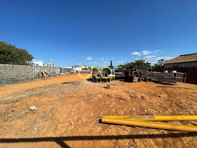 Terreno com 986m², à venda, no bairro Formosinha em Formosa