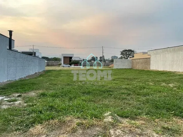 Terreno com 359m², à venda, no bairro Vila Nossa Senhora Auxiliadora em Tremembé