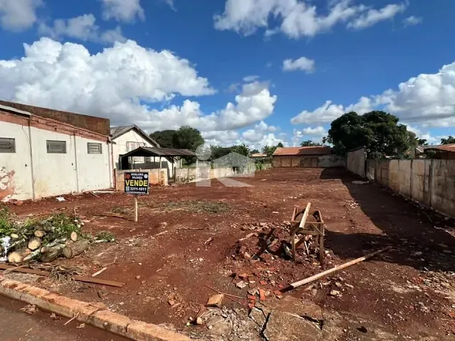 Terreno com 750m², à venda, no bairro Centro em Rolândia