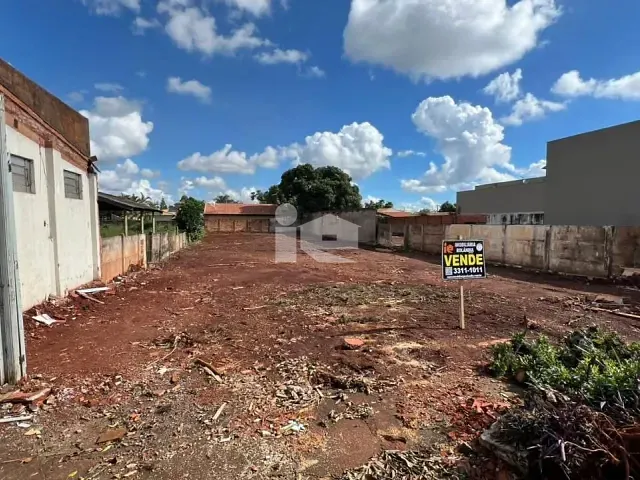 Terreno com 750m², à venda, no bairro Centro em Rolândia