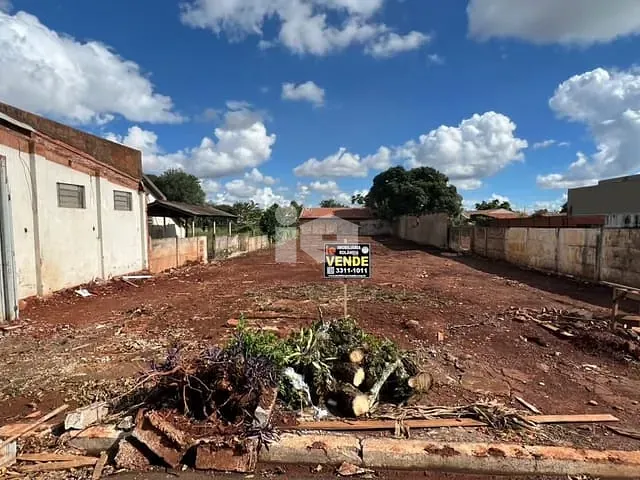 Terreno com 750m², à venda, no bairro Centro em Rolândia
