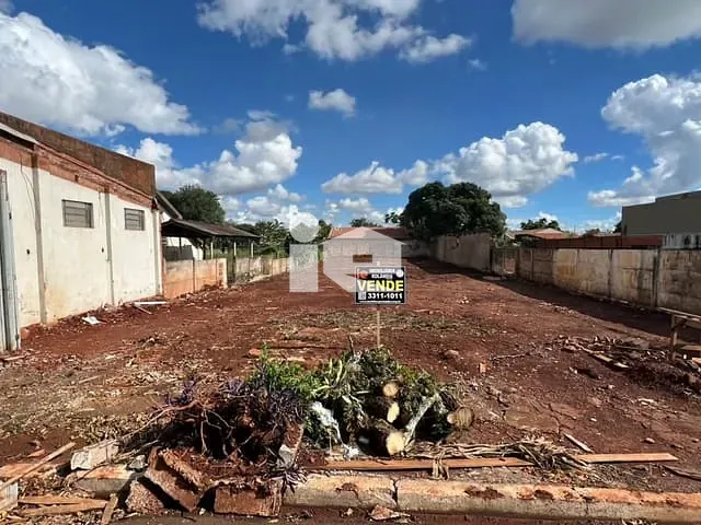 Terreno com 750m², à venda, no bairro Centro em Rolândia