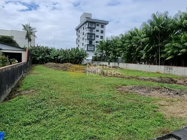 Terreno com 988m², à venda, no bairro Pirabeiraba (Pirabeiraba) em Joinville