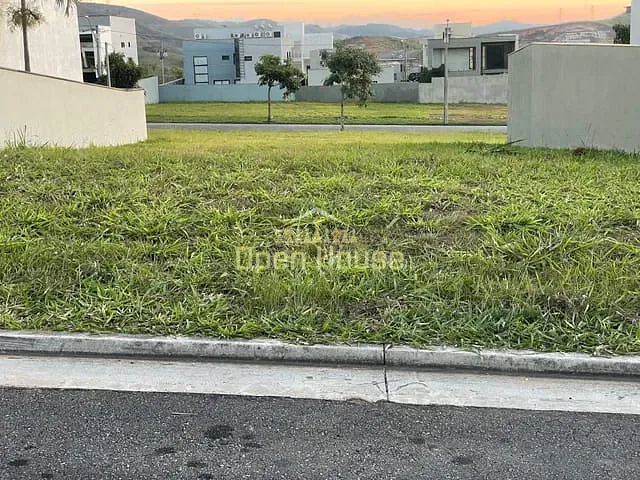 Terreno com 422m², à venda, no bairro Casa de Pedra em Volta Redonda
