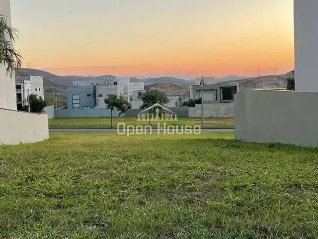 Terreno com 422m², à venda, no bairro Casa de Pedra em Volta Redonda