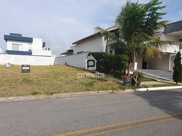 Terreno com 300m², à venda, no bairro Piracangaguá em Taubaté