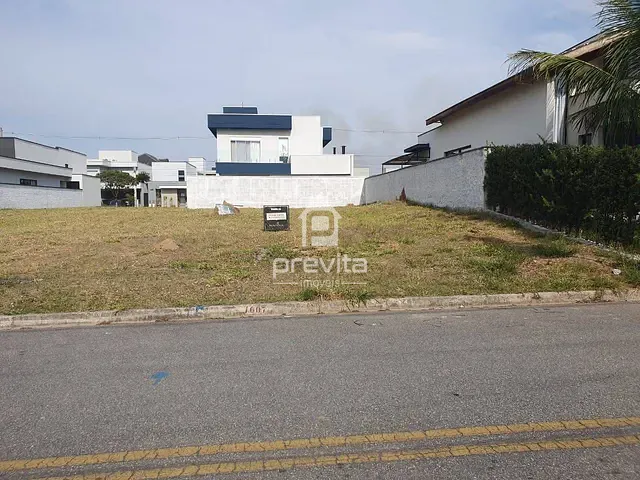 Terreno com 300m², à venda, no bairro Piracangaguá em Taubaté