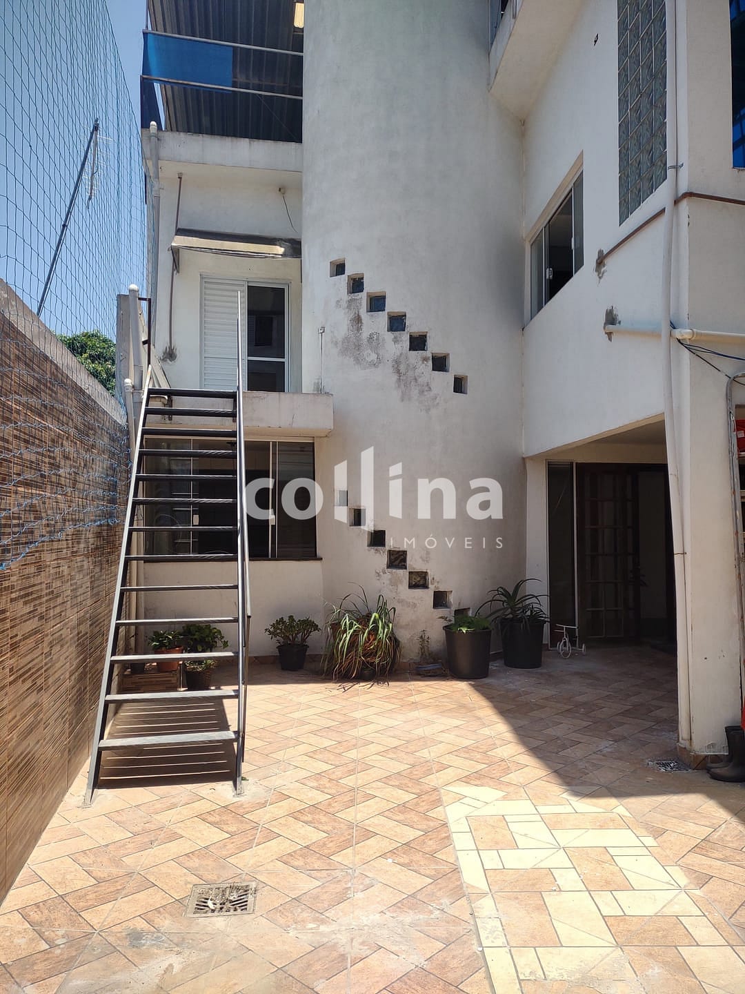 Sobrado, 8 quartos, 350 m² - Foto 2