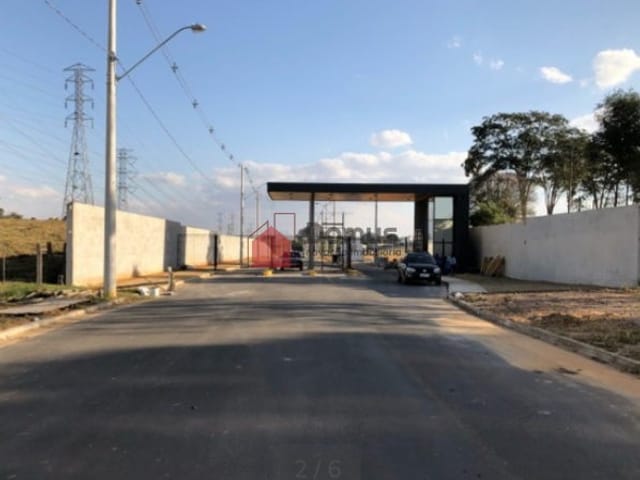 Terreno com 299m², à venda, no bairro Parque das Nações em Pindamonhangaba
