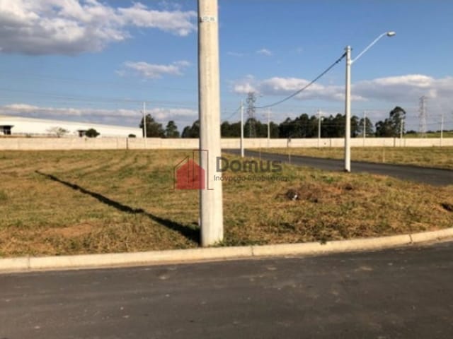 Terreno com 299m², à venda, no bairro Parque das Nações em Pindamonhangaba