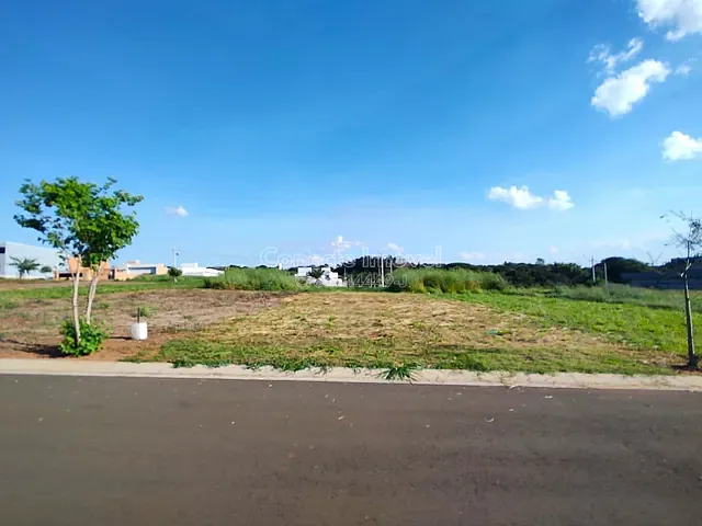 Terreno com 360m², à venda, no bairro Residencial Florabella em Holambra