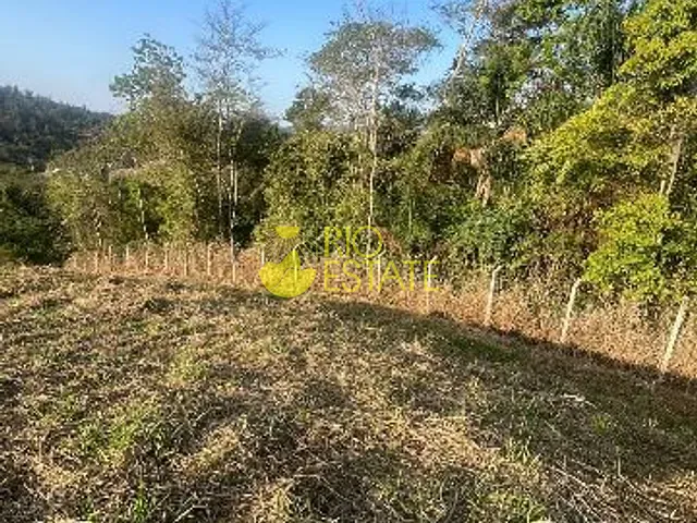 Terreno com 301m², à venda, no bairro Casa de Pedra em Volta Redonda