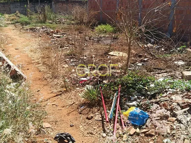 Terreno com 130m², à venda, no bairro Parque Lago em Formosa