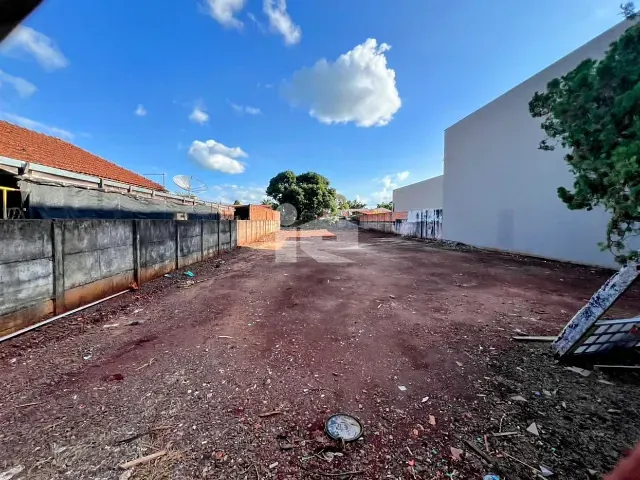 Terreno com 1500m², à venda, no bairro Centro em Rolândia