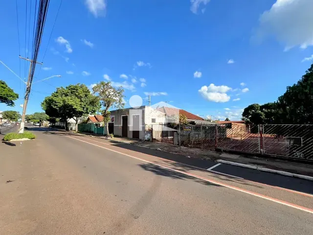 Terreno com 1500m², à venda, no bairro Centro em Rolândia