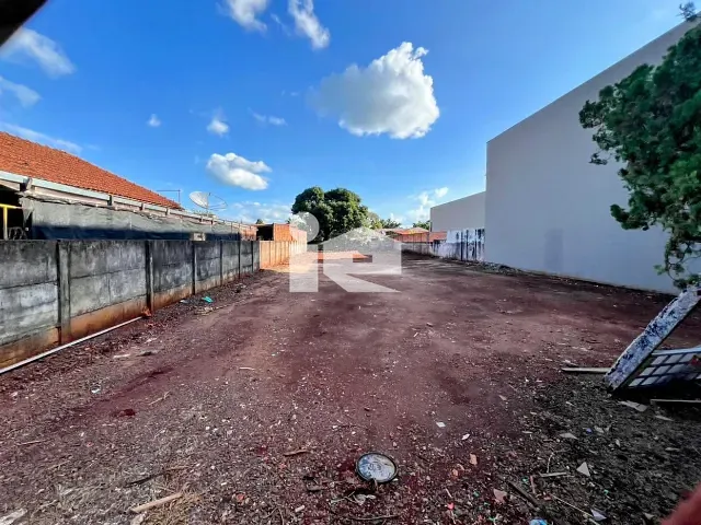 Terreno com 1500m², à venda, no bairro Centro em Rolândia