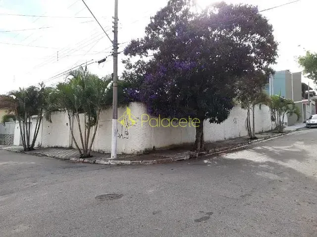 Terreno à venda, no bairro Jardim Russi em Taubaté