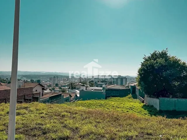Terreno com 2m², à venda, no bairro São Vicente em Itapira
