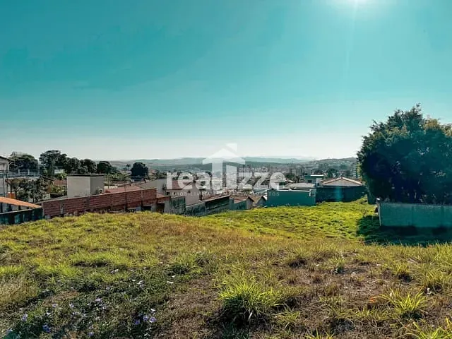 Terreno com 2m², à venda, no bairro São Vicente em Itapira