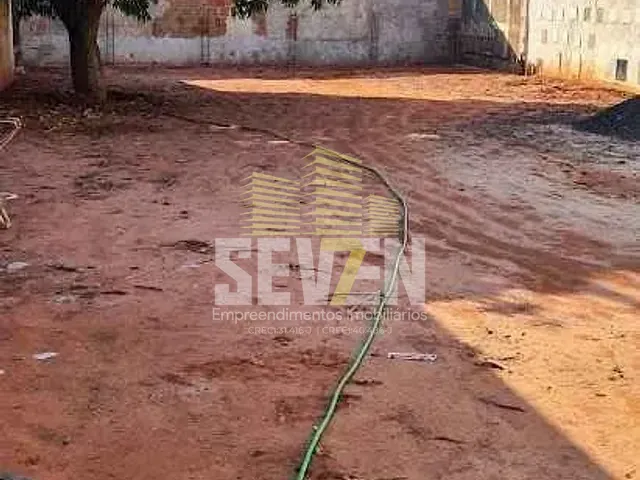 Terreno com 254m², à venda, no bairro Vila Nova Santa Luzia em Bauru