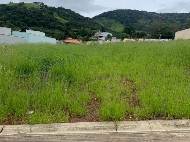 Terreno com 250m², à venda, no bairro Manacás em Extrema