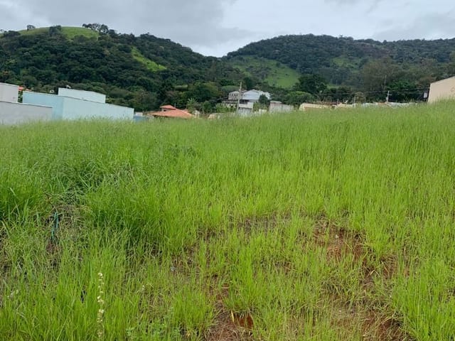 Terreno com 250m², à venda, no bairro Manacás em Extrema