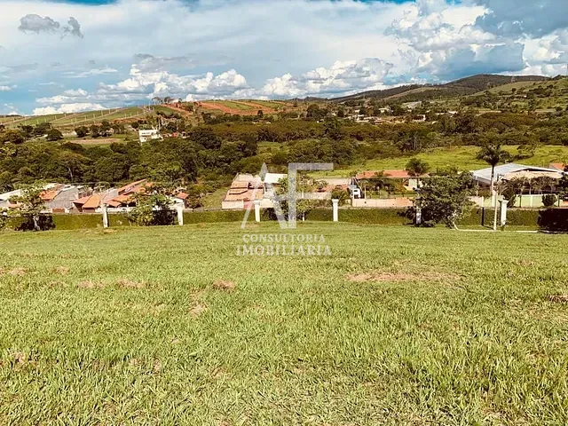Terreno com 1171m², à venda, no bairro Chácaras Cataguá em Taubaté