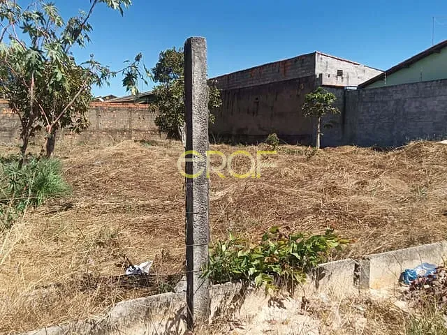 Terreno com 595m², à venda, no bairro Parque Lago em Formosa