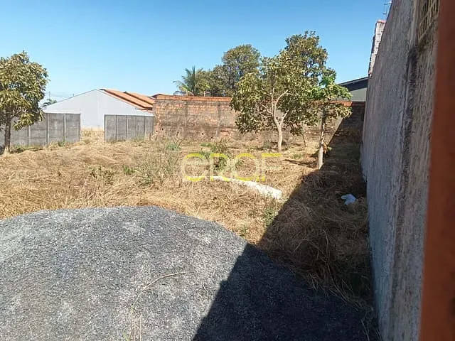Terreno com 595m², à venda, no bairro Parque Lago em Formosa