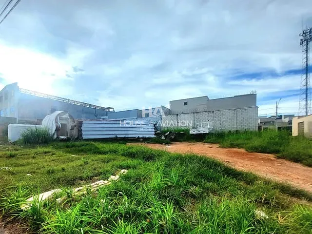 Terreno com 450m², à venda, no bairro Goiânia 2 em Goiânia