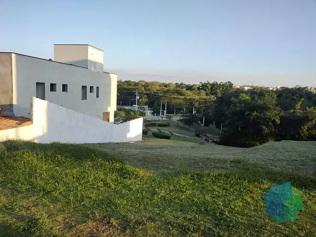Terreno com 378m², à venda, no bairro Pinheirinho II em Itu