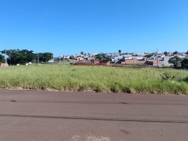 Terreno com 548m², para alugar, no bairro Conjunto Residencial Roberto Conceição em Cambé