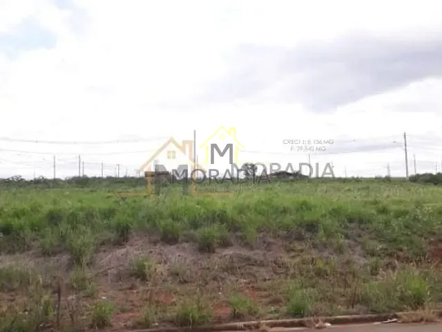 Terreno com 366m², à venda, no bairro Vale Da Mata em Guaxupé