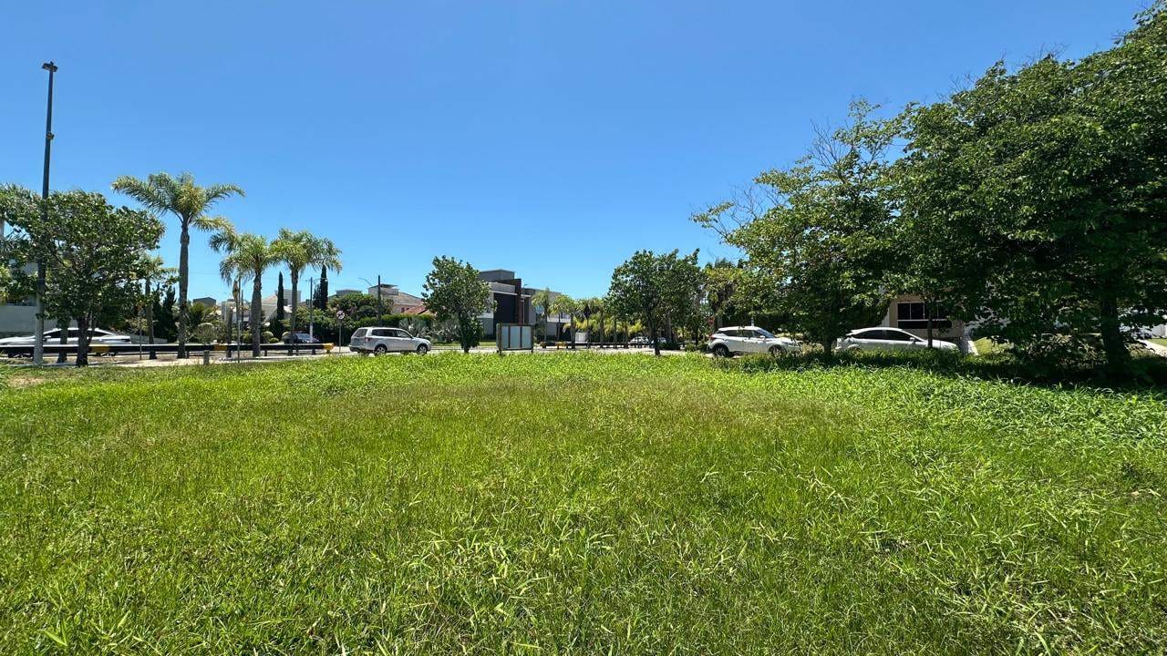 Lindo terreno de esquina em Jurere internacional, 612m².