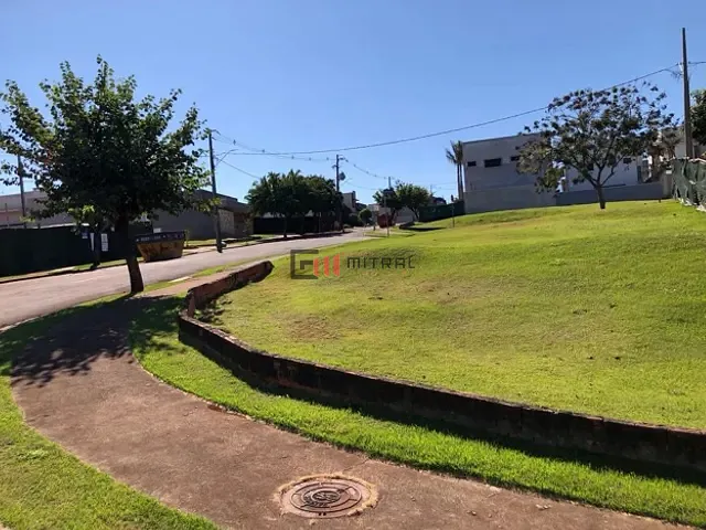 Terreno com 338m², à venda, no bairro Conjunto Habitacional Alexandre Urbanas em Londrina