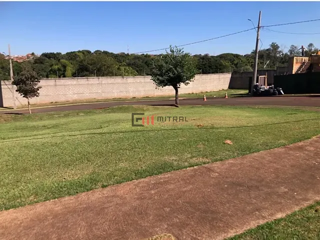 Terreno com 338m², à venda, no bairro Conjunto Habitacional Alexandre Urbanas em Londrina