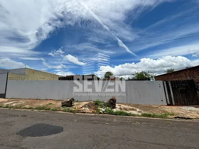 Terreno com 1056m², à venda, no bairro Vila Industrial em Bauru