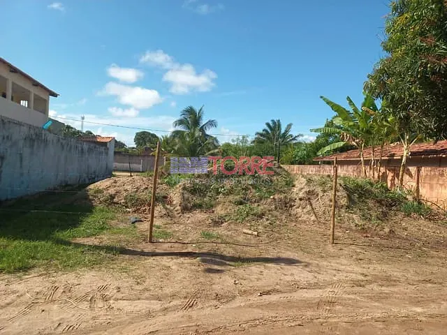 Terreno com 334m², à venda, no bairro Olivença em Ilhéus