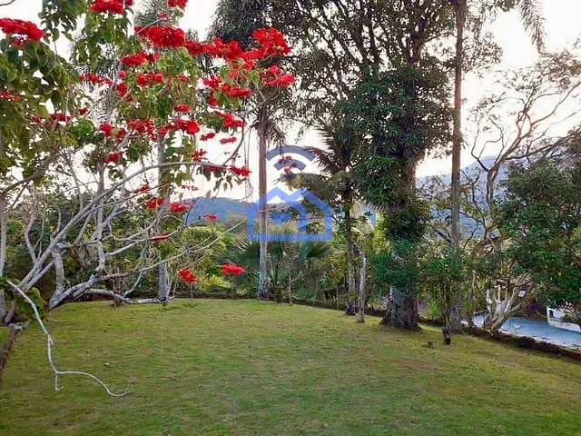 Terreno com 257m², à venda, no bairro Massaguaçu em Caraguatatuba