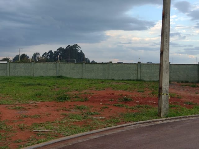Terreno com 300m², à venda, no bairro Jardim Carvalho em Ponta Grossa