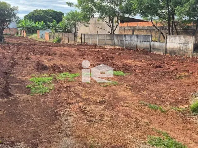 Terreno com 739m², à venda, no bairro Manoel Müller em Rolândia